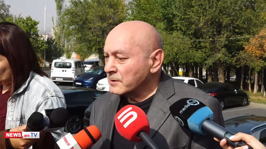 Никол е толкова неграмотен, че не познава историята на Арцах