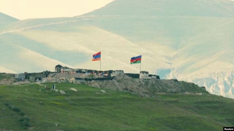Азербайджанец с автомат влязъл в къща в Шаки и ранил жителката на дома