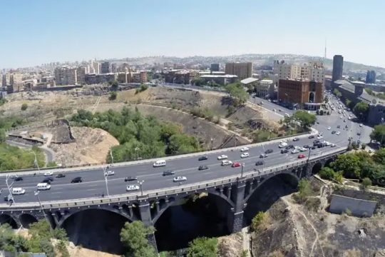 Police Guard officers prevent suicide attempt