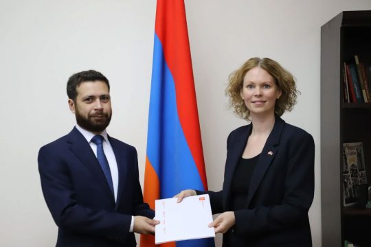 Դանիայի նորանշանակ դեսպանն իր հավատարմագրերի պատճենն է հանձնել ՀՀ ԱԳՄԱ նախարարի տեղակալին