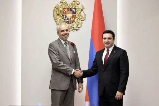 Alen Simonyan received Petr Pirunchik