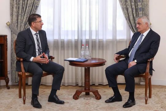 Mher Grigoryan discussed regional issues with the Bulgarian Ambassador