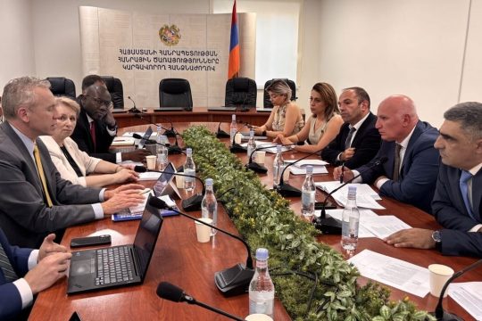 ՀԾԿՀ նախագահն ու ԱՄՀ հայաստանյան առաքելության ղեկավարը քննարկել են էլեկտրաէներգիայի սակագների ձևավորմանը վերաբերող հարցեր