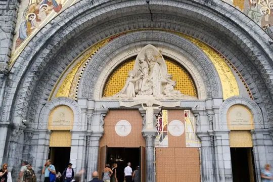 Adult Catholic baptism rate rises in France