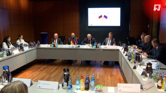 Pashinyan met with businessmen at the Frankfurt Chamber of Industry and Commerce