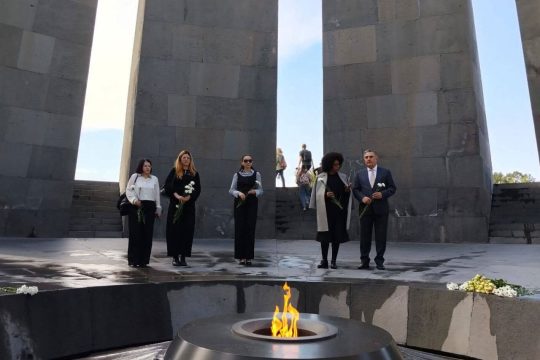 Փարիզի քաղաքապետարանի ներկայացուցիչներն այցելել են Հայոց ցեղասպանության հուշահամալիր