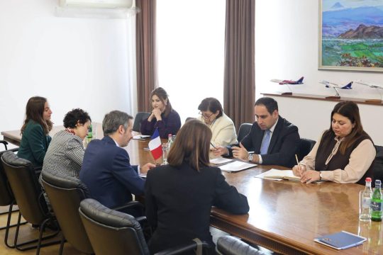 Դավիթ Խուդաթյանն ու Ֆլորիան Էսկյուդիեն քննարկել են մի շարք ոլորտներում Հայաստան-Ֆրանսիա համագործակցությանը վերաբերող հարցեր
