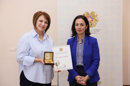 Գրադարանավարի օրվա առթիվ ՀՀ ԿԳՄՍ նախարարը պարգևատրել է ոլորտի մի խումբ ներկայացուցիչների