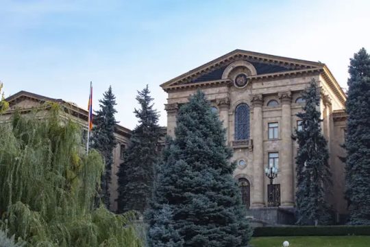 The composition of the NA investigative committee on the church issue is known.