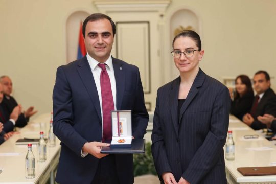 Գնահատվել են Գլխավոր դատախազության ներկայացուցիչների մասնագիտական ծառայությունն ու նվիրումը. պետական պարգևներ՝ դատախազներին
