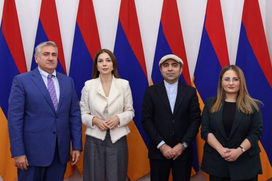 «Հայաստան» խմբակցության պատգամավորներն Իրանի դեսպանի հետ քննարկել են տարածաշրջանային զարգացումներն ու ԹՐԻՓՓ նախագիծը