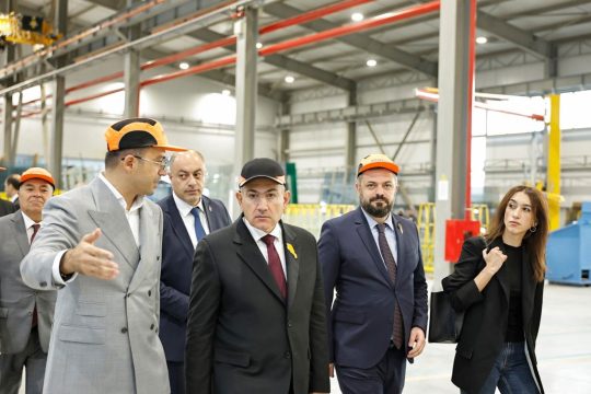 Վարչապետը ներկա է գտնվել ապակու մշակման նոր գործարանի բացման արարողությանը