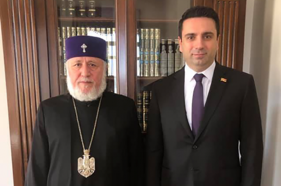 «Դուք կարող եք ինձ էլ կաթողիկոս համարել կամ սրբություն համարել». Ալեն Սիմոնյան