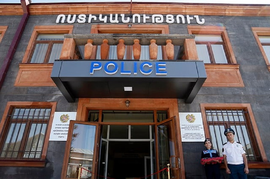 Գյումրու Մուշ թաղամասում ծեծի են ենթարկել հաշմանդամություն ունեցող անչափահաս աղջկան և նրա եղբորը․ մայրն ահազանգել է ոստիկանություն