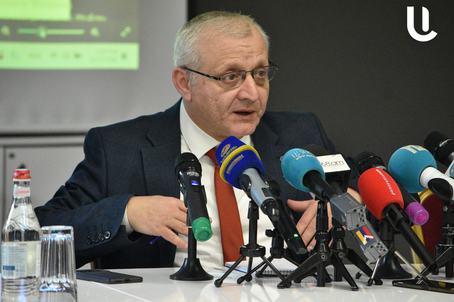 Սուրեն Սուրենյանց. «Գագիկ Ծառուկյանի գործով նախաքննության բոլոր գործողությունները կատարվել են, էլ չկա կատարելու բան։ Հետեւաբար, Գագիկ Ծառուկյանին կալանքի տակ պահելը խոշտանգում է եւ ոչ այլ բան»