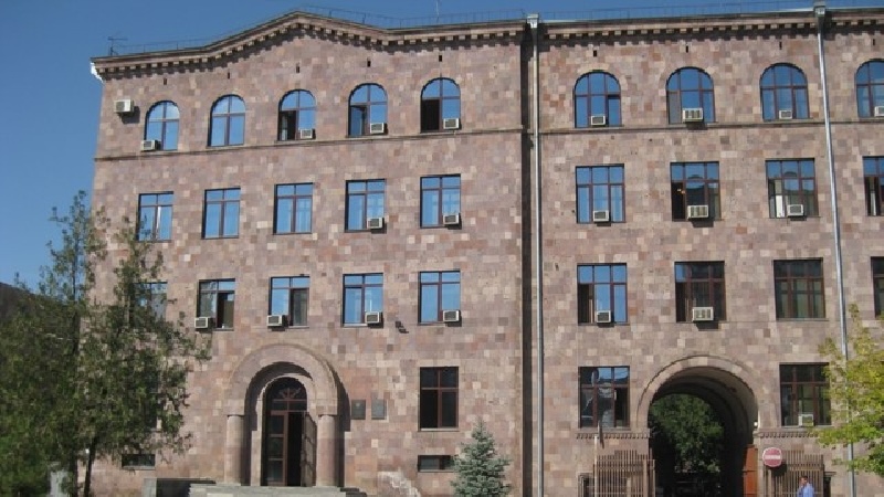 Դատարանը կասեցրել է Շինարարների փողոցի խանութներից մեկի ապամոնտաժումը. մյուսները հույս ունեն, որ որոշումն իրենց վրա էլ կազդի