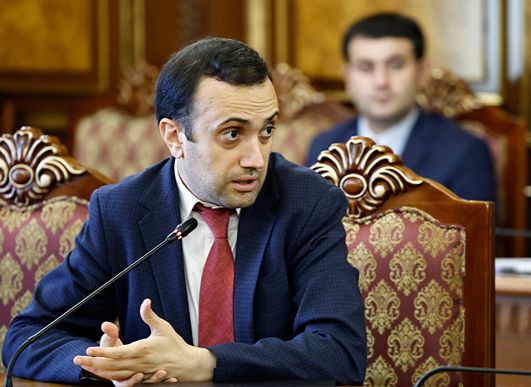 «Սուրեն Պապիկյանի այցերը ինստիտուտների բացակայության մասին վկայող միկրոմենեջմենթի դրսևորում են». Դանիել Իոաննիսյան