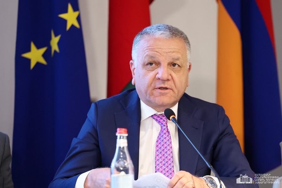 ԵՄ-ն երբեք Հայաստանին չի խնդրել դադարեցնել ՌԴ հետ հարաբերությունները․ Վասիլիս Մարագոս