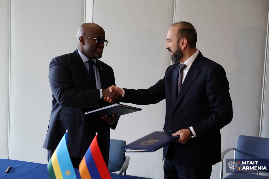 Ararat Mirzoyan and Olivier Nduhungire signed an agreement between Armenia and Rwanda on visa exemption for holders of diplomatic, service and special passports.