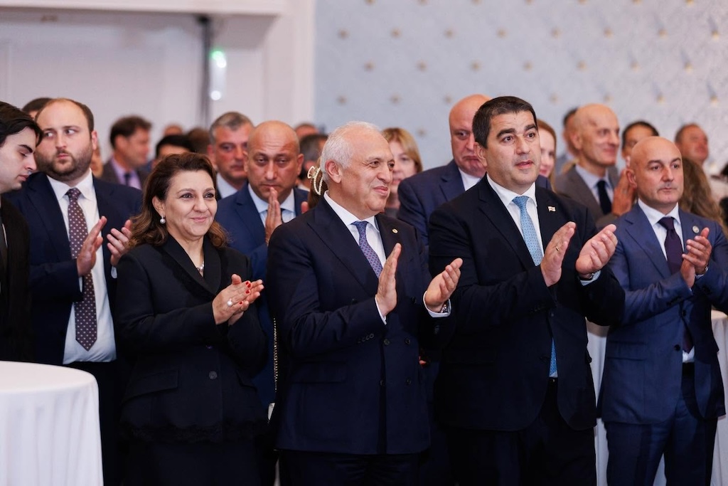 Մարտահրավերներով լի այսօրվա բարդ աշխարհում մենք անում ենք առավելագույնը՝ պաշտպանելու մեր ապագան ինքնուրույն որոշելու իրավունքը. Վրաստանի խորհրդարանի նախագահ Պապուաշվիլին՝ ՀՀ Անկախության 35-րդ հոբելյանին նվիրված ընդունելությանը