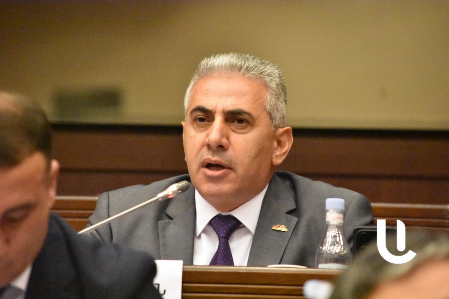 «Մի քիչ առաջ՝ որպես ի՞նչ էիք այստեղ խոսում, որպես երկրի ղեկավար չէի՞ք խոսում, էդ նույն բանակի մասին չէի՞ք խոսում»․ Էդգար Ղազարյանը՝ Նիկոլ Փաշինյանին