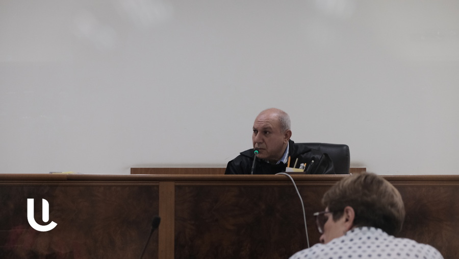 "Stand up, the language here is not Russian": Judge reprimands expert in the trial of Archbishop Bagrat and others