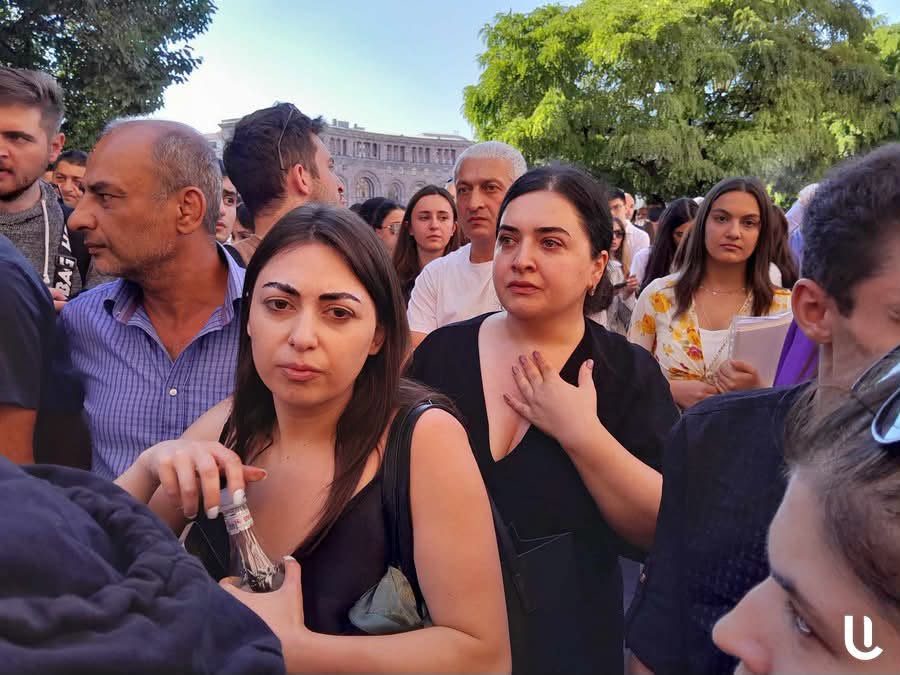 Որ էսքան խեղճ չլինեինք՝ չէին համարձակվի մեզ դավաճանել, մեր հայրենիքը հանձնել ու դեռ մեզ էլ սպառնալ. Նարե Սիմոնյան