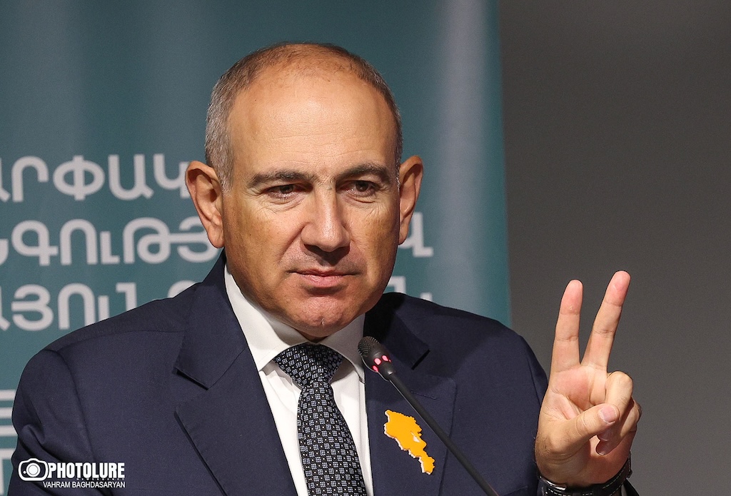 Փաստորեն, «բլոտ»-ում պարտությունները Փաշինյանին ստիպել են թողնել խաղը։ Մինչդեռ պատերազմից հետո, որի ավարտին ՀՀ-ն ծանր կորուստներ ունեցավ՝ նա վարչապետի պաշտոնից չհրաժարվեց. «Ժողովուրդ»