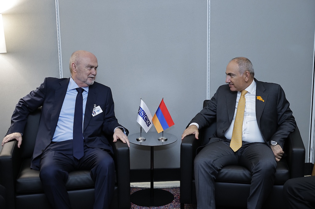 Փաշինյանն ու Սինիրլիօղլուն քննարկել են տարածաշրջանային անվտանգության ապահովման հարցեր