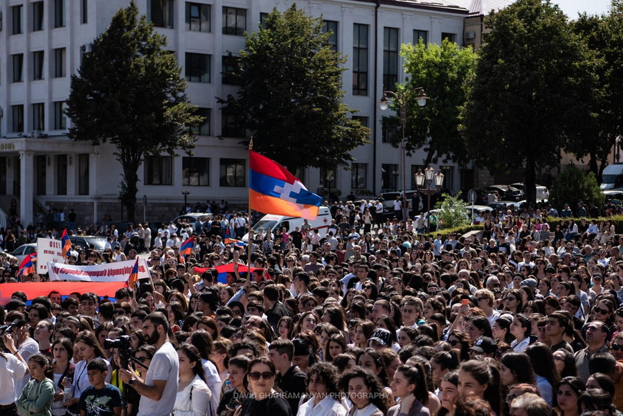"We must fight to preserve at least this part of Armenia. Don't people see that the Prime Minister has made a new statement?": Artsakh residents call for struggle