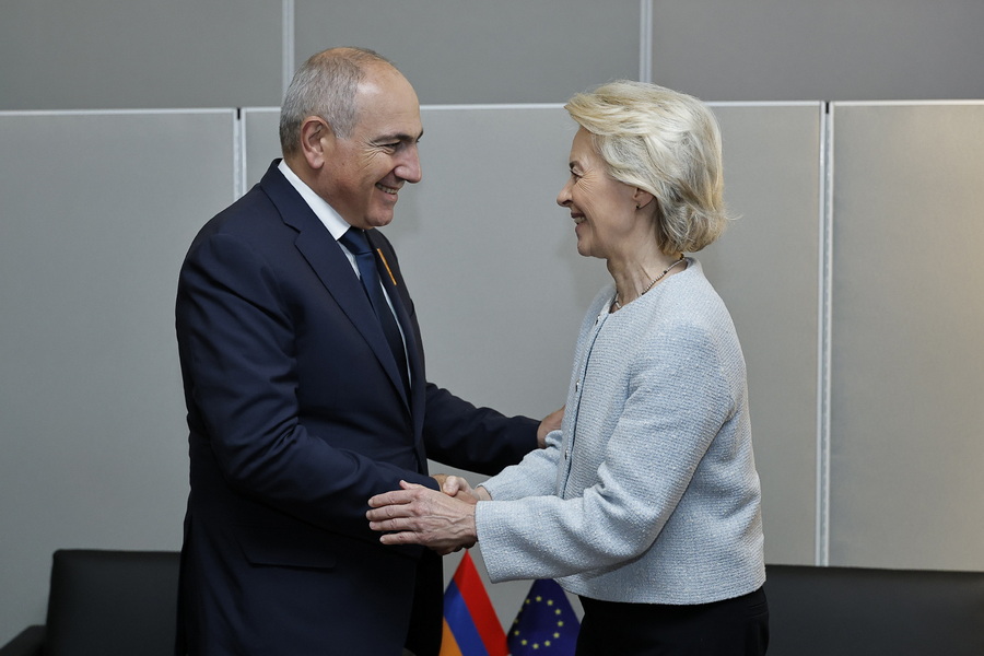 Ուրսուլա ֆոն դեր Լայենը նշել է, որ ԵՄ շարունակելու է աջակցությունը ՀՀ Կառավարության ծրագրերի առաջմղման և տարբեր ոլորտներում համագործակցությունը զարգացնելու ուղղությամբ