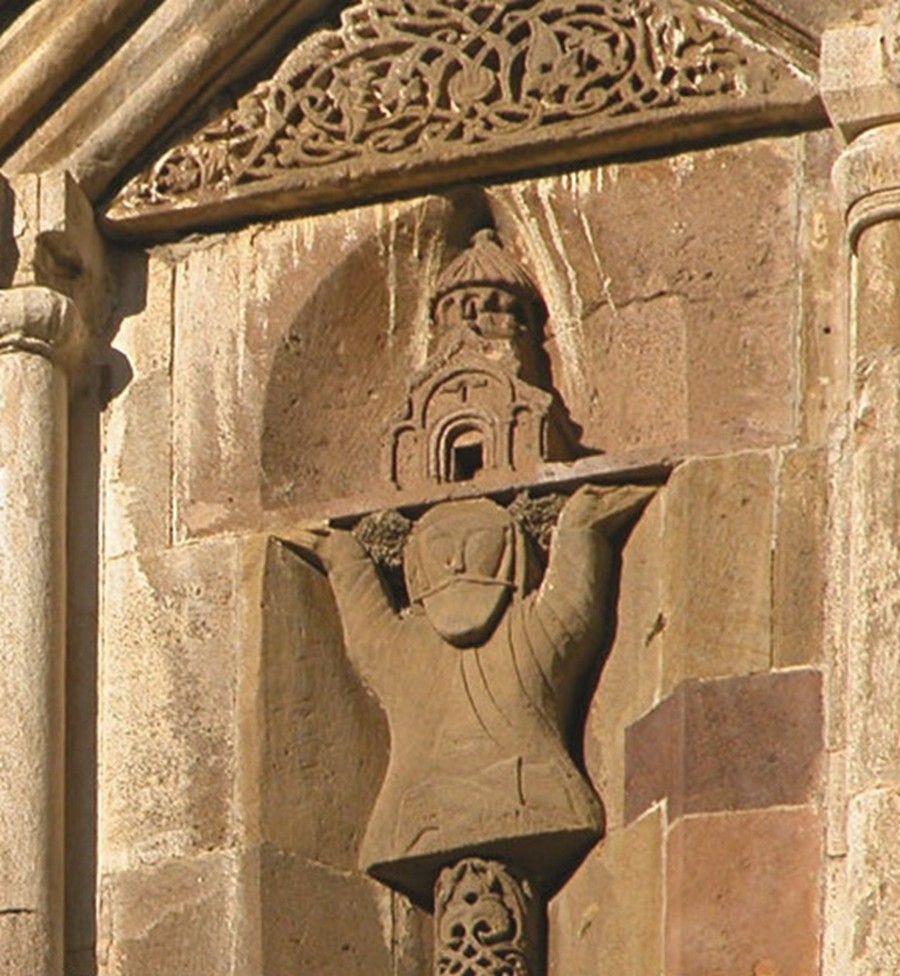 Ինչո՞ւ է 1214-1261թթ. Արցախի հայ թագավոր, իշխանաց իշխան Հասան-Ջալալ-Դոլան կրում օտարահունչ անուններ և ի՞նչ են նշանակում դրանք