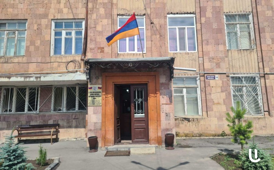 Պաշտոնատար անձին նմանակելու պատճառով հայտնվել է Ախուրյանի քննչականում