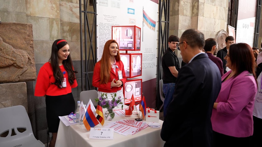 Ավելի քան 30 գործատու մեկ հարթակում․ աշխատանքի հնարավորություններ տեղահանված և ընդունող համայնքների խոցելի խմբերի կանանց համար