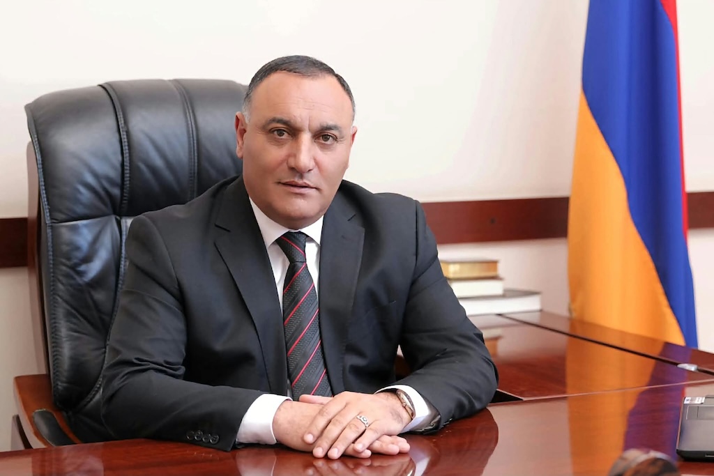Բնակարան Երևանում, 9 միլիոն դրամից ավել աշխատավարձ․ ի՞նչ ունեցվածք ունի գեներալ Մանվելի սանիկը