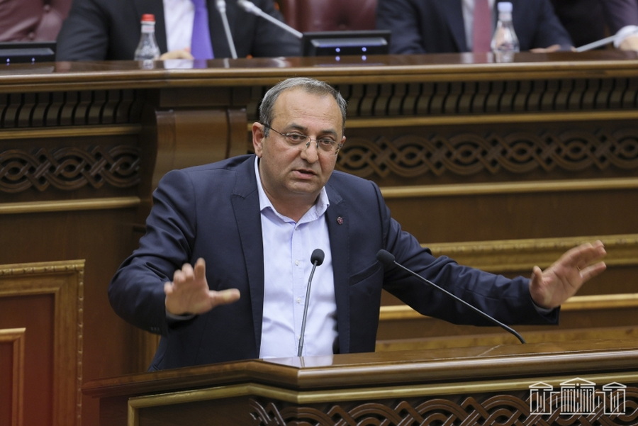 «Ինչո՞ւ եք պատրաստ ՀՅԴ-ին անդամակցությունը դադարեցնել, այս պաշտոնն այդքան թա՞նկ է»․ Արծվիկ Մինասյանը՝ ընդդիմության թեկնածու
