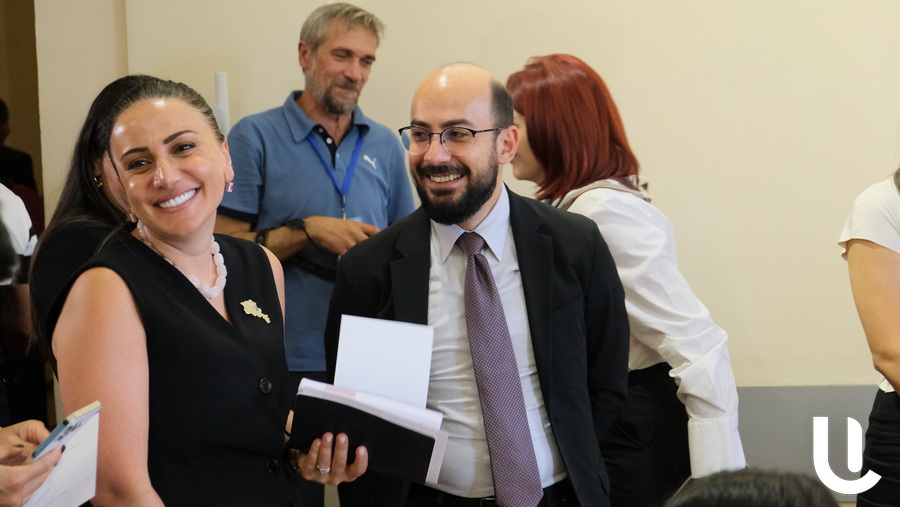 Նորմալ է, հասուն պատգամավորներ են, իրար քաշքշում են. ի՞նչ կա այդտեղ աննորմալ. ՔՊ խմբակցության ղեկավար