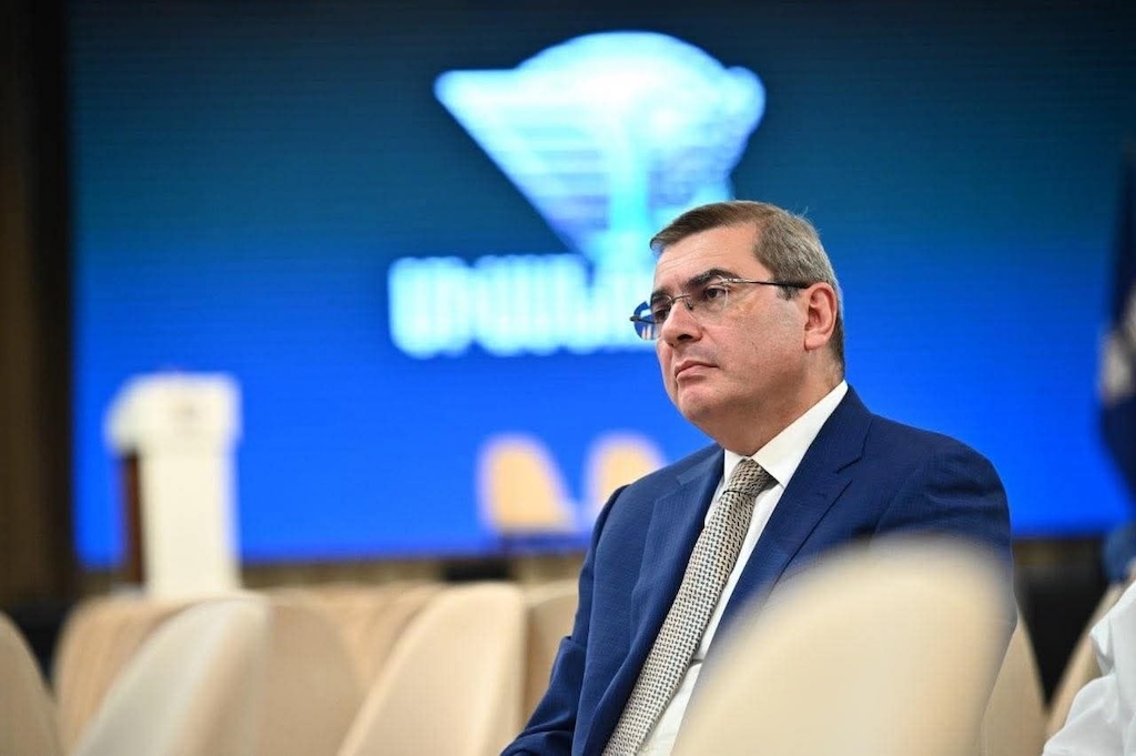 Երբ փաստարկին փոխարինում է վիրավորանքը, քաղաքական մտքին՝ նետված աթոռը, իսկ պատասխանատվությանը՝ վերևից հնչող խրախուսանքը, իշխանությունն իր բարոյական անկման մեջ ներքաշում է նաև պետությունը. Դավիթ Անանյան