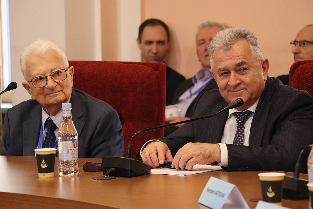 «Բնական ինտելեկտը հաճախ չի կարողանում հասնել արհեստական ինտելեկտին». Կլոր սեղաններ՝ ՀՀ ԳԱԱ-ում