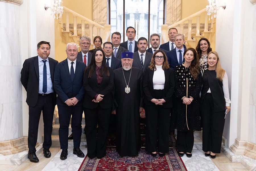The Catholicos of All Armenians received a delegation from Argentina, consisting of members of the Senate and political figures.