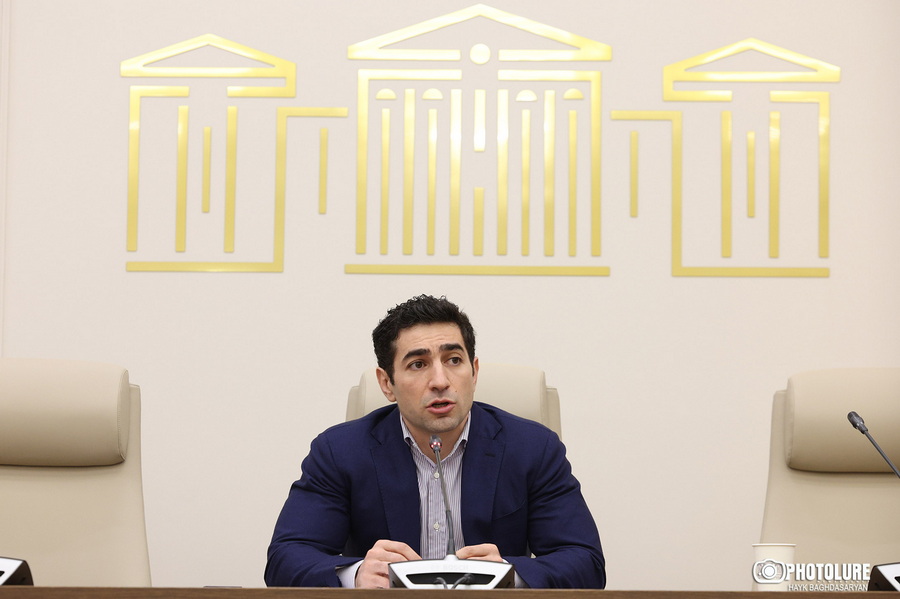 «Եթե կարիք լինի, փողոցային պայքար էլ կսկսենք, բոլոր ոչ արգելված միջոցներն օգտագործելու ենք եկեղեցու պաշտպանության համար»․ Լևոն Քոչարյան