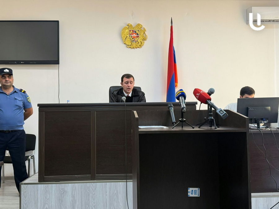 «Հանգստացի՛ր»․ Մարտուն Գրիգորյանը՝ իրեն ձեռքով հրող ոստիկանին
