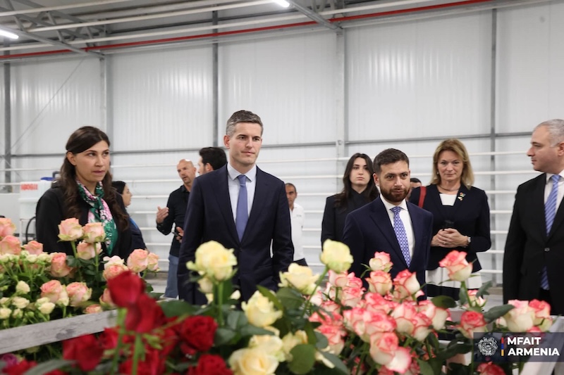 Նիդերլանդների Թագավորության արտաքին գործերի նախարարը Կոստանյանի ուղեկցությամբ այցելել է «Moon Rose» ջերմոցային տնտեսություն