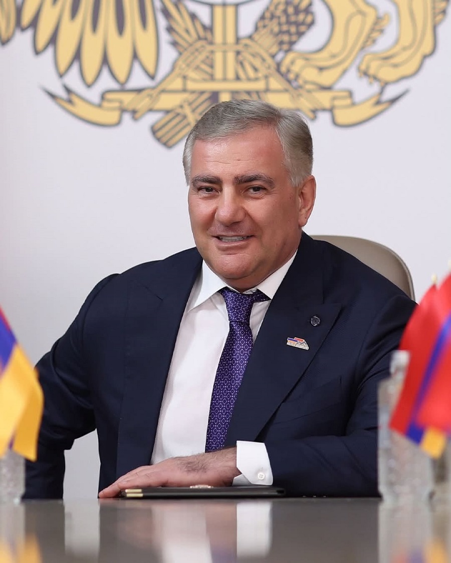 Սամվել Կարապետյանը՝ Փաշինյանին․ «Ուզում է ազատվել ինքն իրենից, թող արագ քայլերով շարժվի այդ ուղղությամբ»