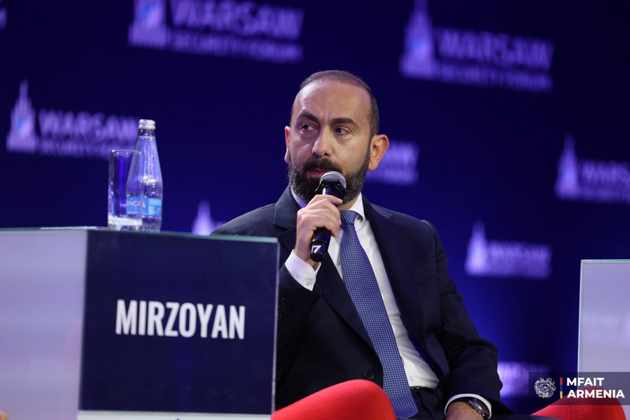 Որն է վերջնական նպատակակետը։ Կարծում եմ՝ ոչ ոք չգիտի։ Ո՛չ Հայաստանը, ո՛չ Եվրոպական միությունը, ո՛չ էլ անդամ պետությունները. Արարատ Միրզոյան