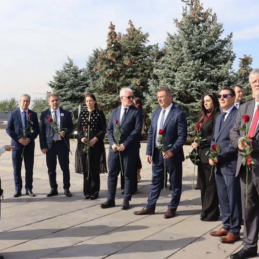 Արգենտինայի սենատորները հարգանքի տուրք են մատուցել Հայոց ցեղասպանության զոհերի հիշատակին