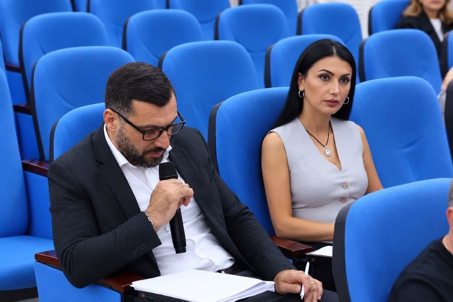 Եթե ավագանու մյուս երկու քաղաքական ուժերը չեն աջակցել Սիոն Ադամյանի վերաբերյալ որոշմանը, ինչպե՞ս է այն ներկայացվում որպես Վաղարշապատ համայնքի միասնական որոշում. Հարություն Խաչիկյան