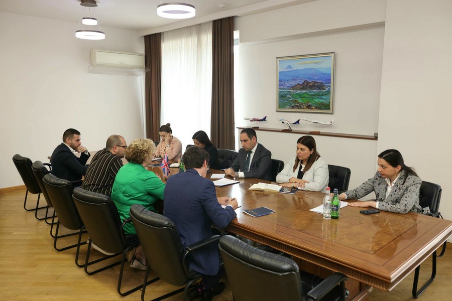 Դավիթ Խուդաթյանը և դեսպան Քոուլը ընդգծել են Երևան-Լոնդոն ուղիղ չվերթների հաջող իրականացման կարևորությունը