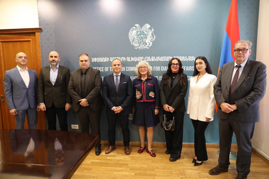 Սինանյանը, Լը Պլեսի-Ռոբինսոնի փոխքաղաքապետը և «Իլ-դը-Ֆրանսի հայկական սփյուռք»-ի համանախագահները քննարկել են Հայաստան–Ֆրանսիա համագործակցության զարգացմանն առնչվող հարցեր