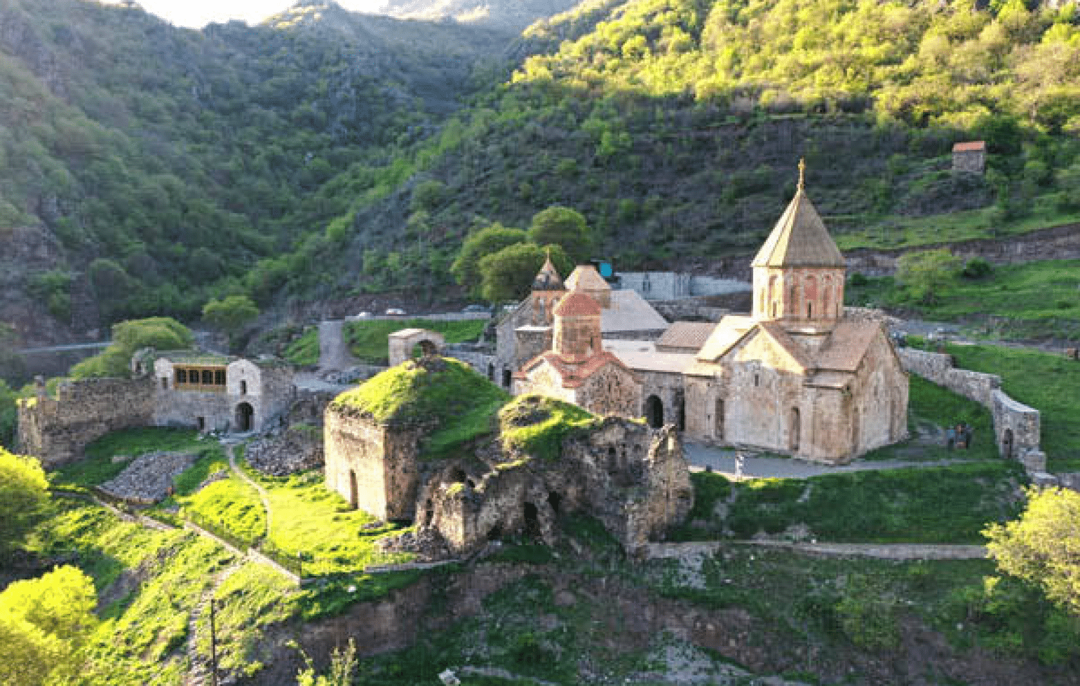 Bakou accuse désormais la partie arménienne de « voler » des valeurs culturelles du monastère de Dadivank…